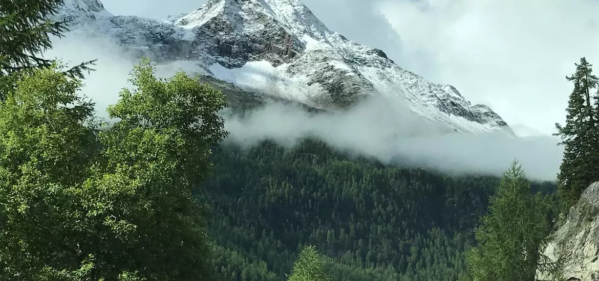 natur-verschneite-berggipfel